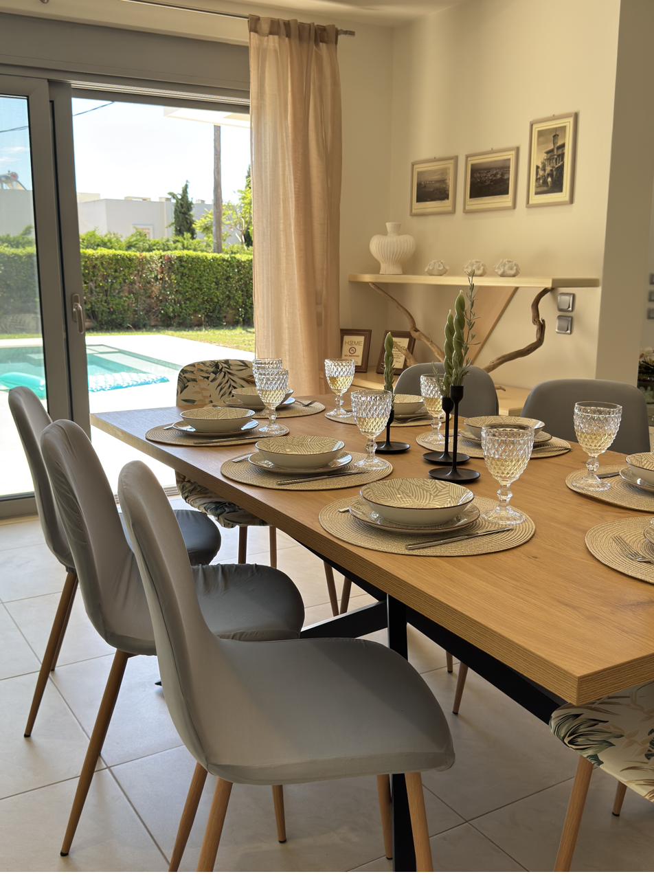 Home22 dining area