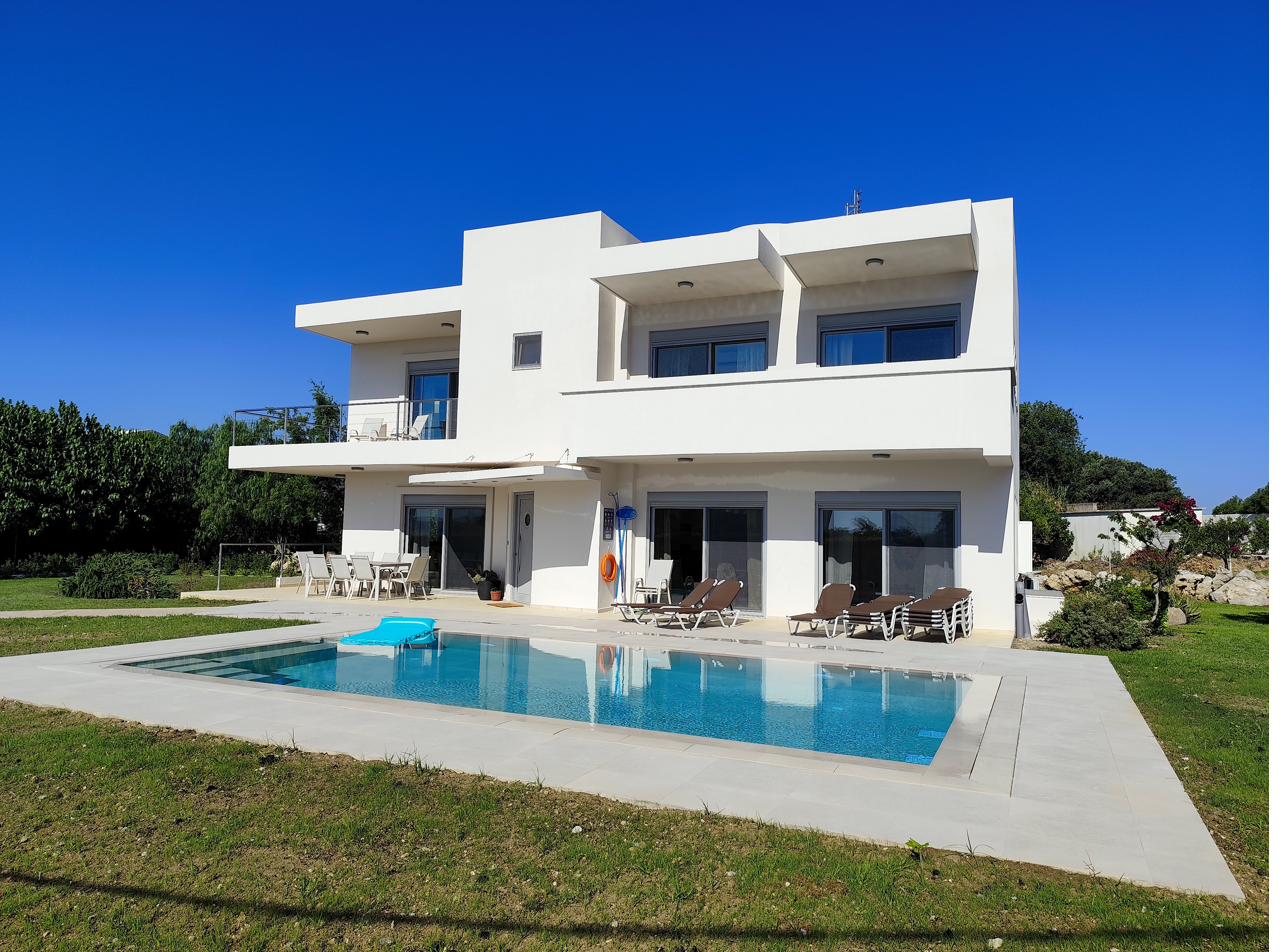Home22 villa exterior with pool