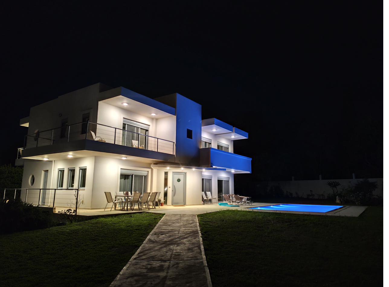 Home22 villa at night