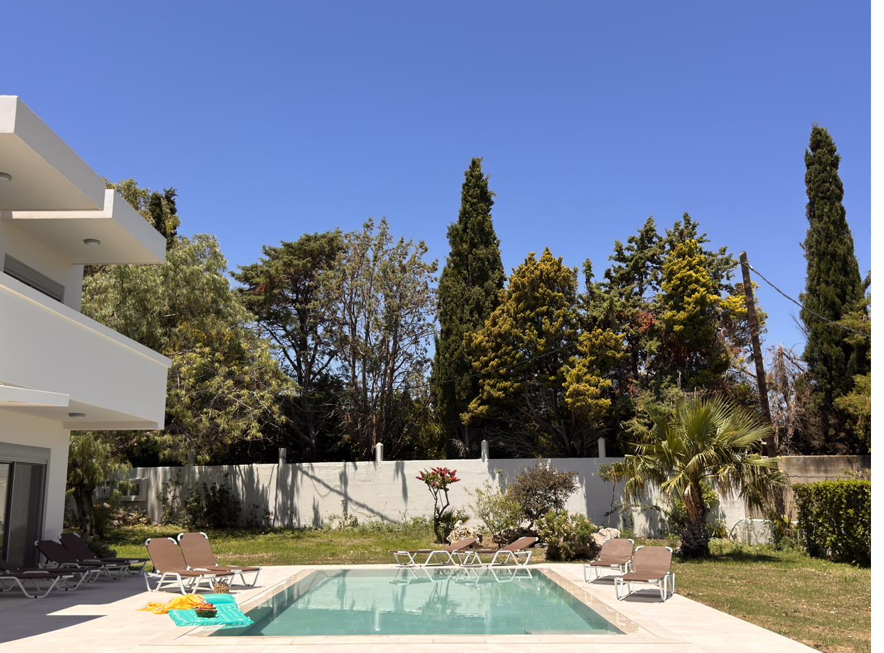 Home22 pool area