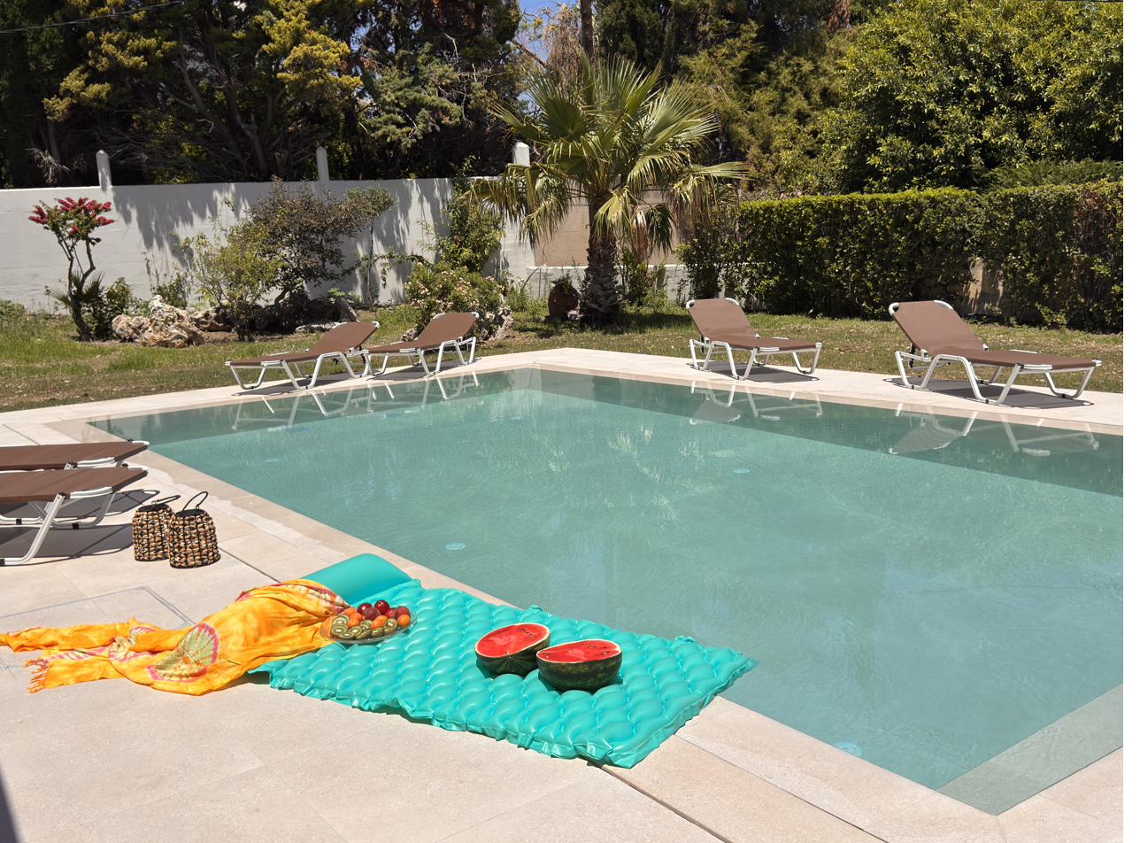 Home22 pool area
